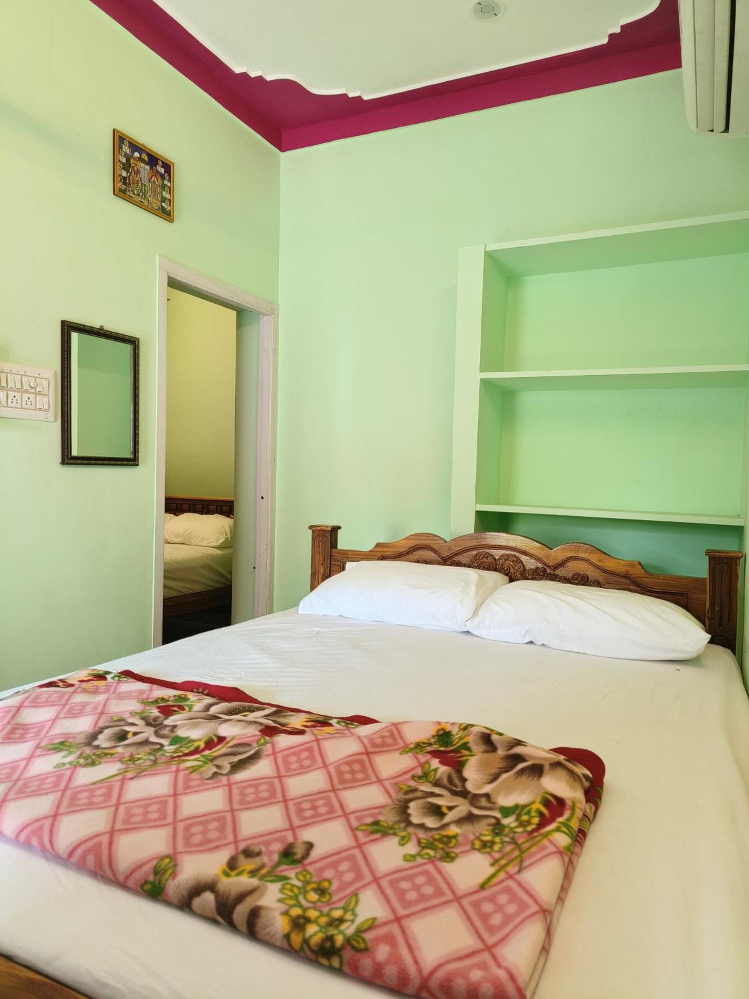 Liya Guest House Tiruvannāmalai Exteriér fotografie