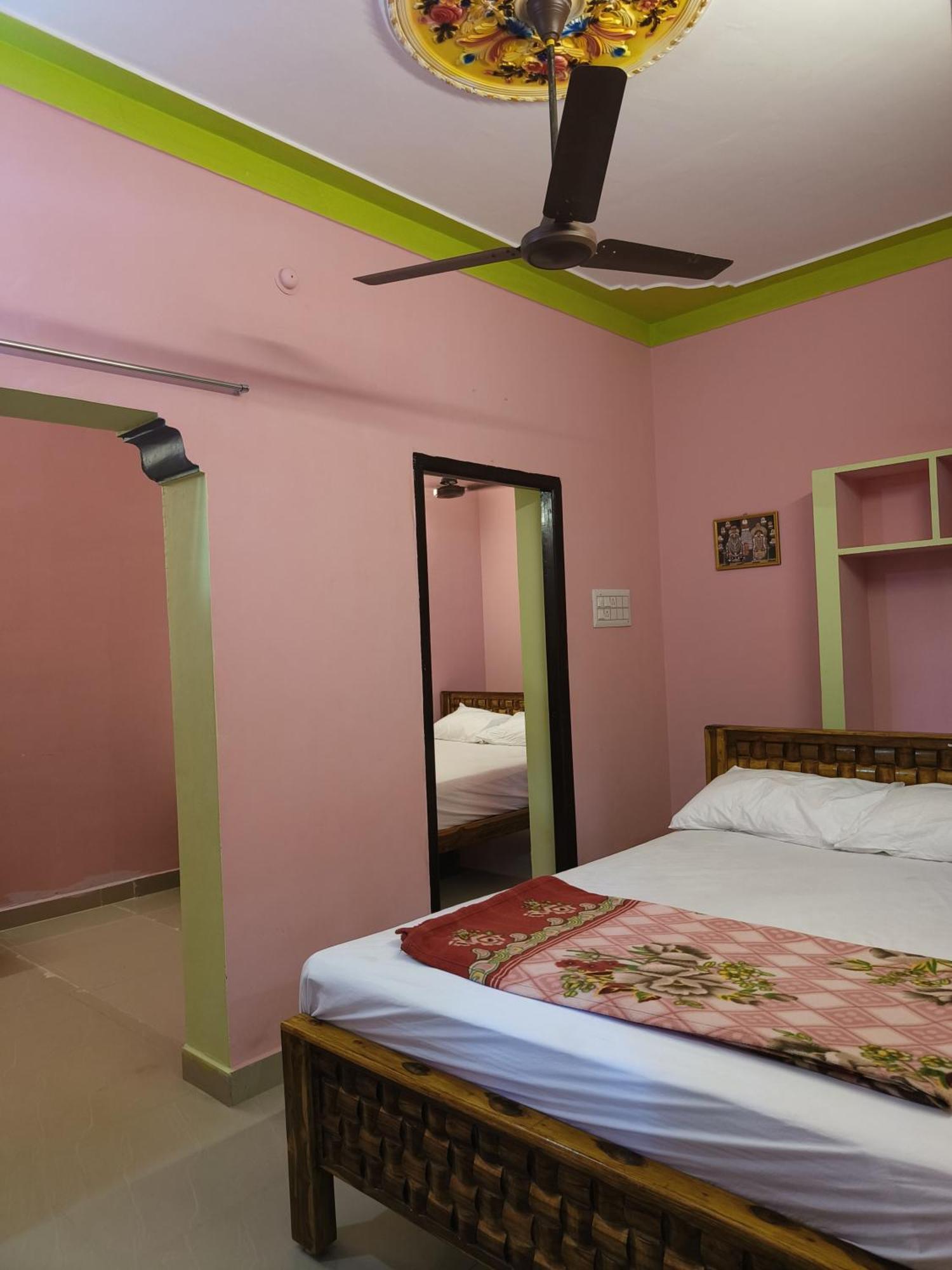 Liya Guest House Tiruvannāmalai Exteriér fotografie