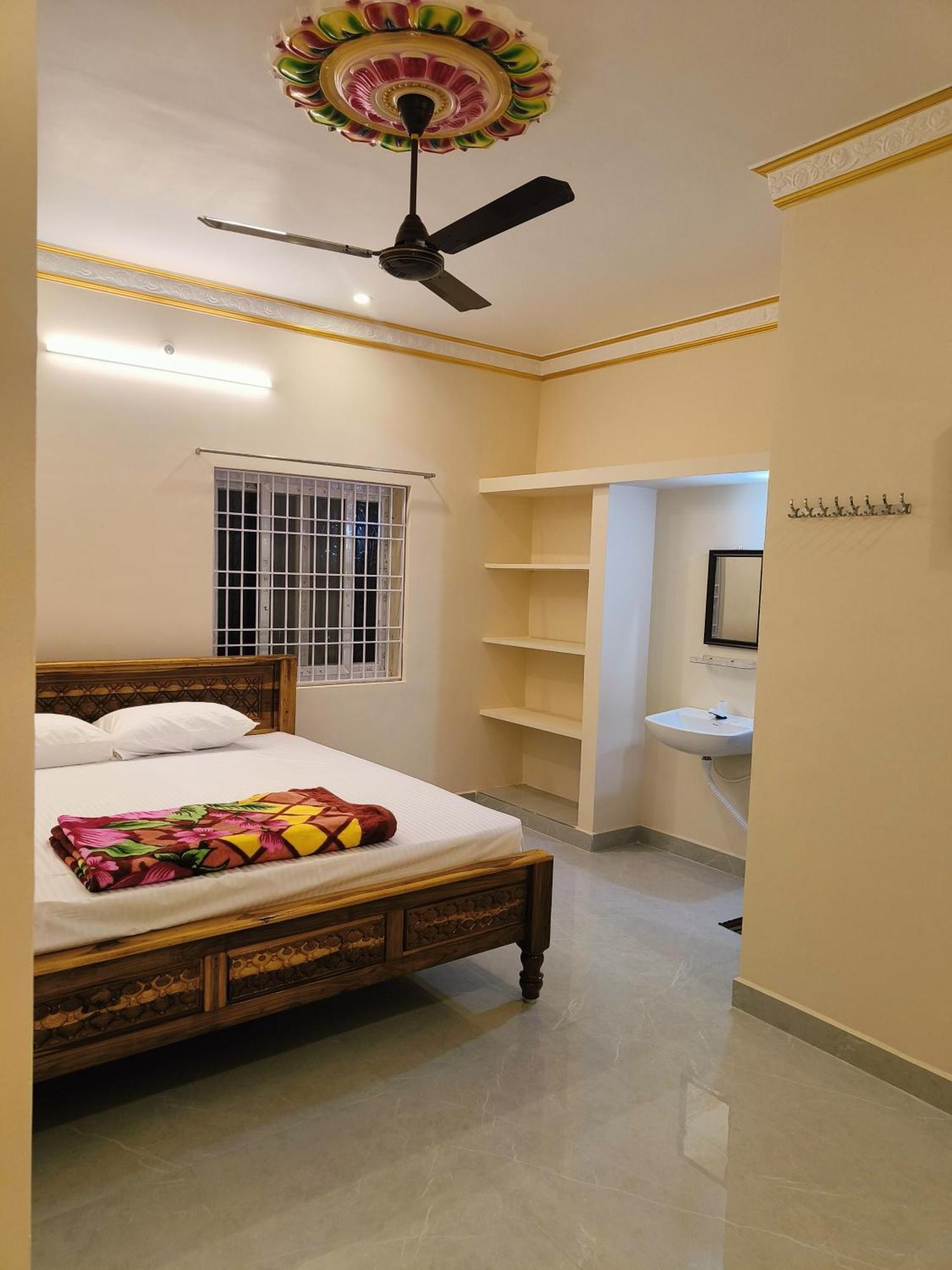 Liya Guest House Tiruvannāmalai Exteriér fotografie